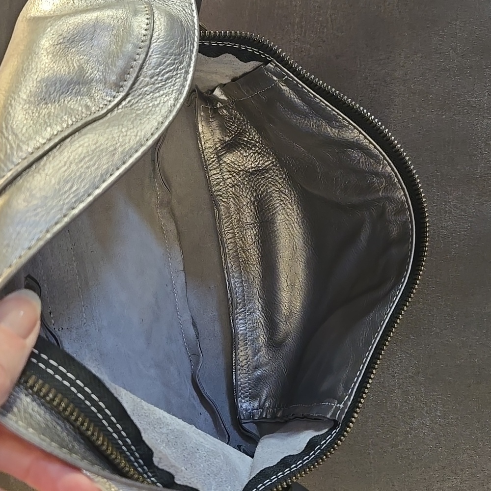 Parker Thatch Sling Bag - Picture 7 of 9